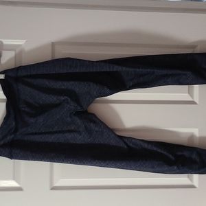 Duluth trading blue and black capri leggings